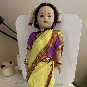Vtg Handcrafted Indian Bride cloth doll